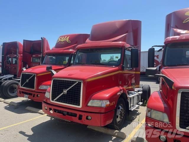 Volvo VNM42T Vetopöytäautot
