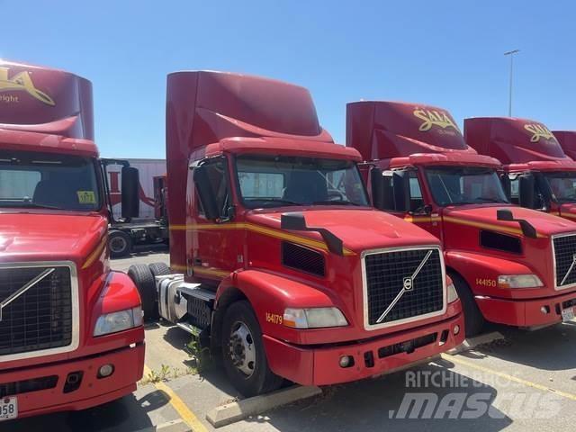 Volvo VNM42T Vetopöytäautot