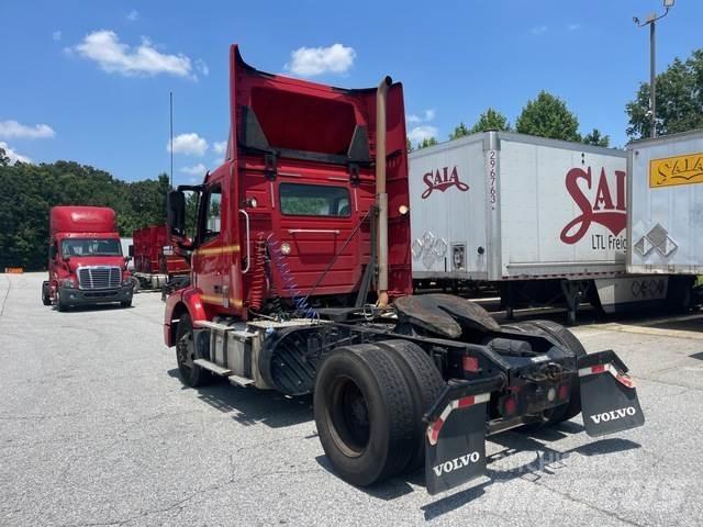 Volvo VNM42T Vetopöytäautot