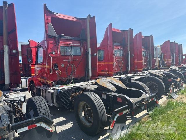 Volvo VNM42T Vetopöytäautot