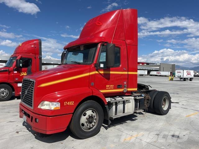 Volvo VNM42T Vetopöytäautot