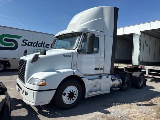 Volvo VNM64T Vetopöytäautot