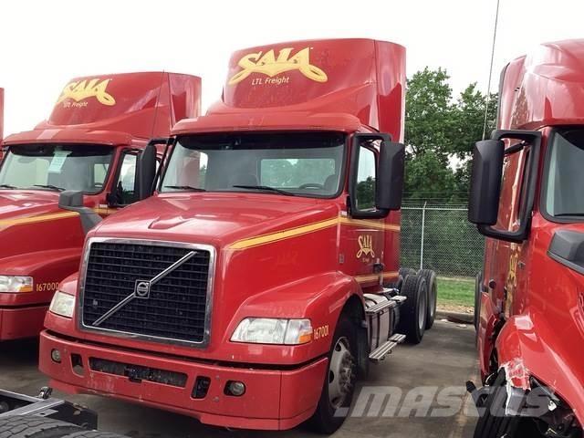 Volvo VNM64T Vetopöytäautot
