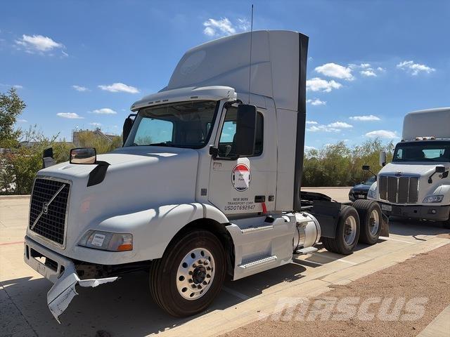 Volvo VNM64T Vetopöytäautot