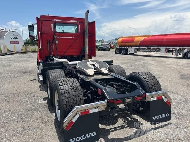 Volvo VNR Vetopöytäautot