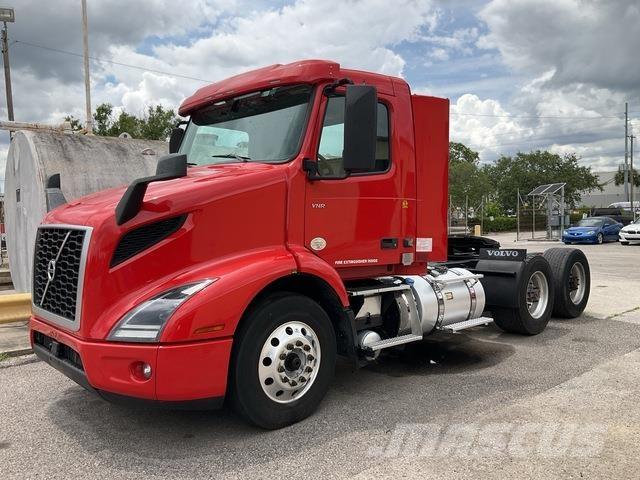 Volvo VNR Vetopöytäautot
