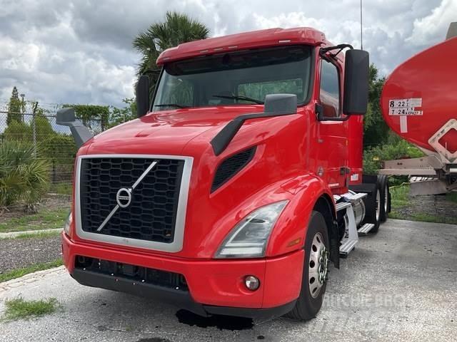 Volvo VNR Vetopöytäautot