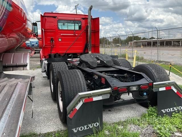 Volvo VNR Vetopöytäautot