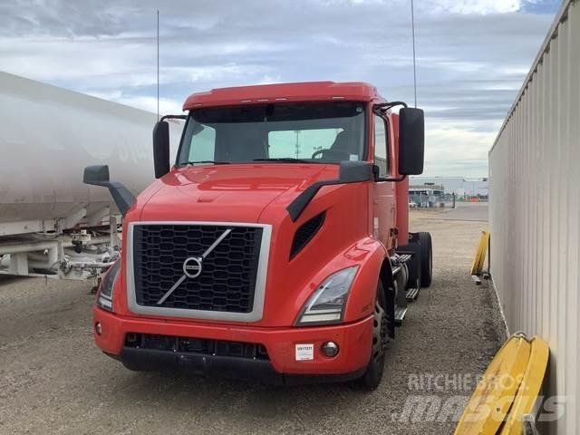 Volvo VNR Vetopöytäautot