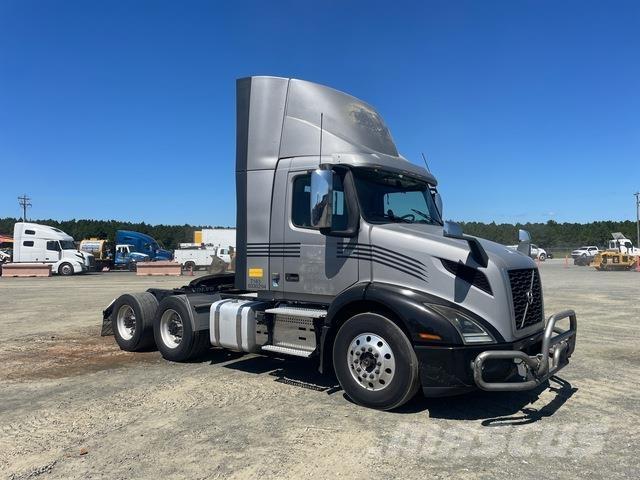 Volvo VNR Vetopöytäautot