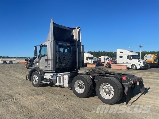 Volvo VNR Vetopöytäautot