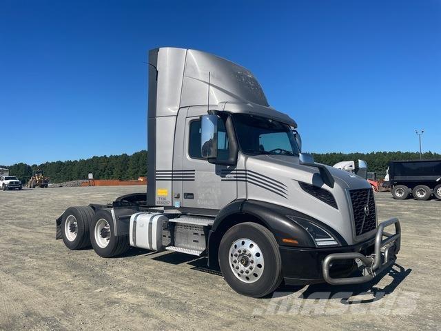 Volvo VNR Vetopöytäautot