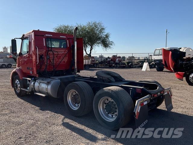 Volvo VNR Vetopöytäautot