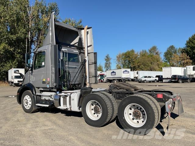 Volvo VNR 300 Vetopöytäautot