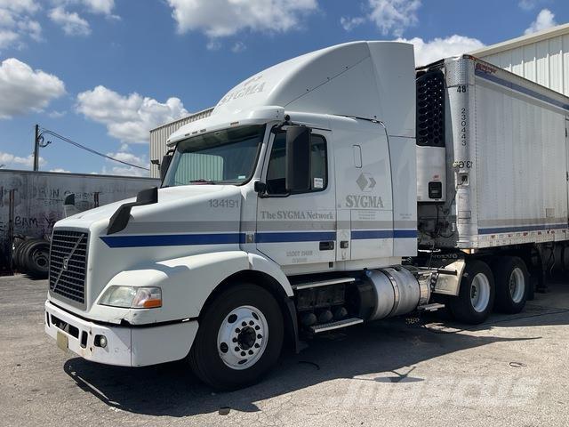 Volvo VNR64T Vetopöytäautot