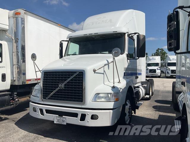 Volvo VNR64T Vetopöytäautot