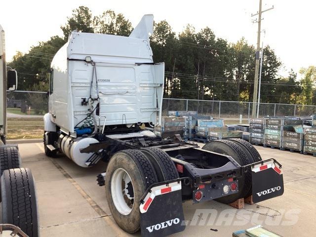 Volvo VNR64T Vetopöytäautot