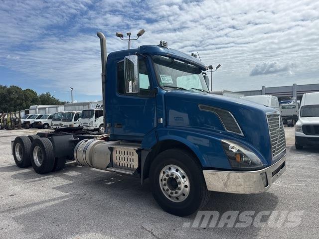 Volvo VNX Vetopöytäautot