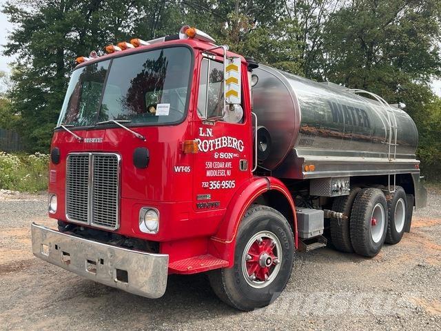 White  Vesisäiliöautot