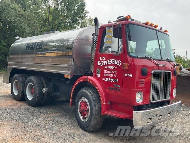 White  Vesisäiliöautot