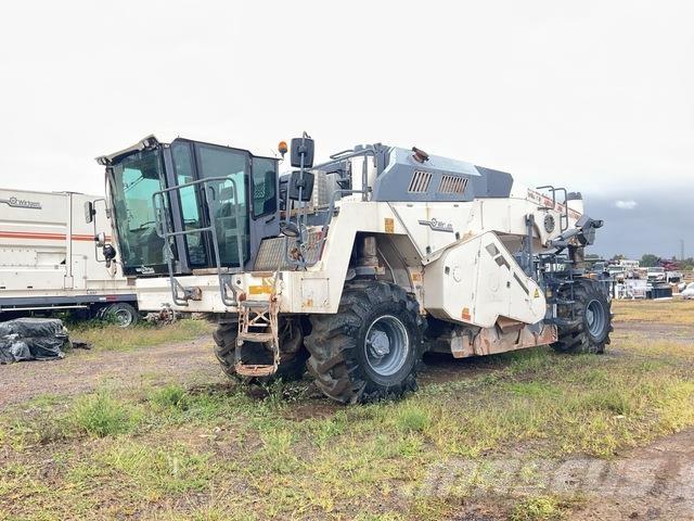 Wirtgen WR240 Tiivistyskoneet