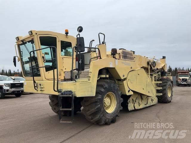 Wirtgen WR2400 Tiivistyskoneet