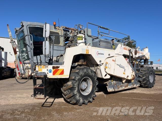Wirtgen WR2400 Tiivistyskoneet