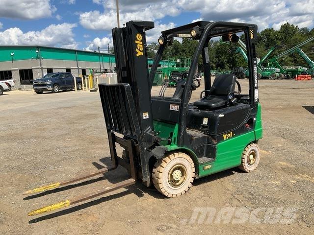Yale GTP030VX Maastotrukit
