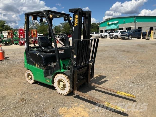 Yale GTP030VX Maastotrukit