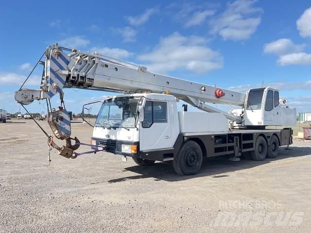 Zoomlion QY25H Tela-alustaiset nosturit