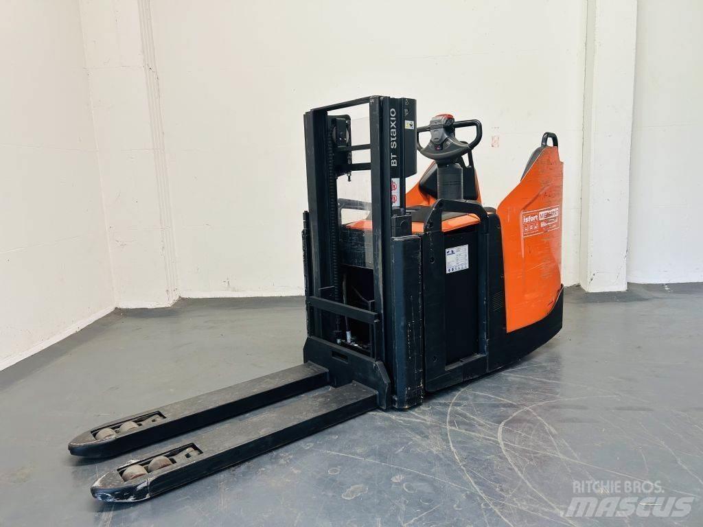 BT SPE200D Ajettavat pinoamisvaunut