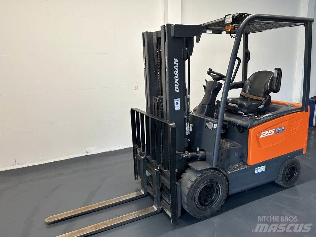 Doosan B25S-7 Sähkötrukit