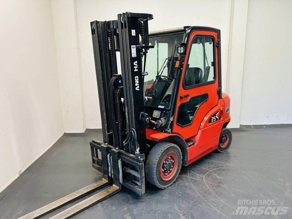 Hangcha CPCD25-XRW92F Dieseltrukit
