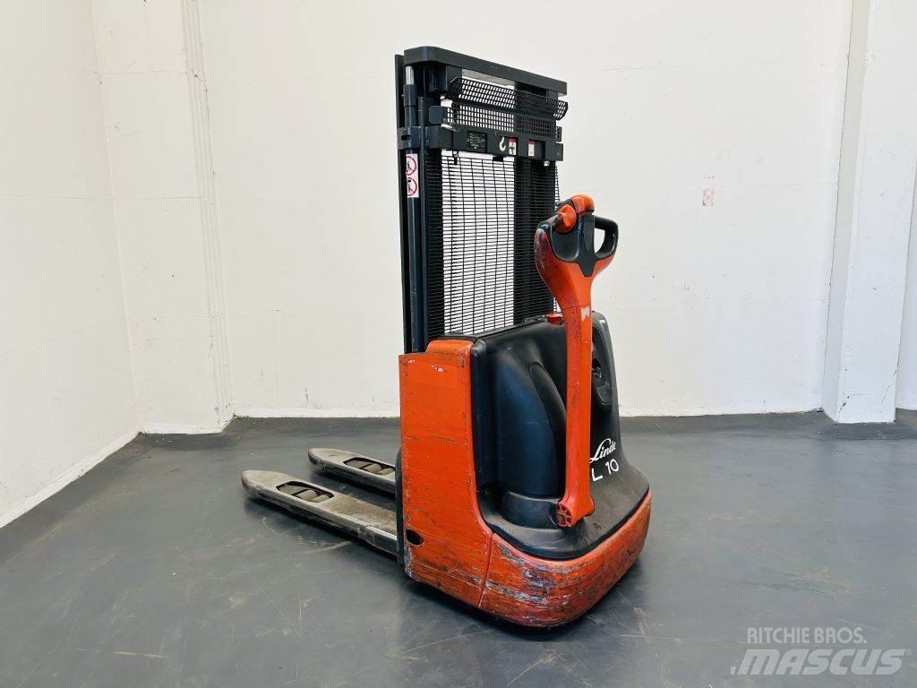 Linde L10 Käyden ajettavat pinoamistrukit