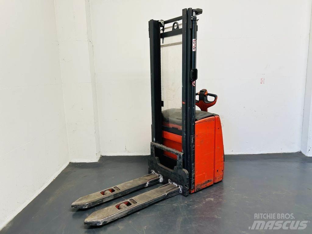 Linde L16 Käyden ajettavat pinoamistrukit