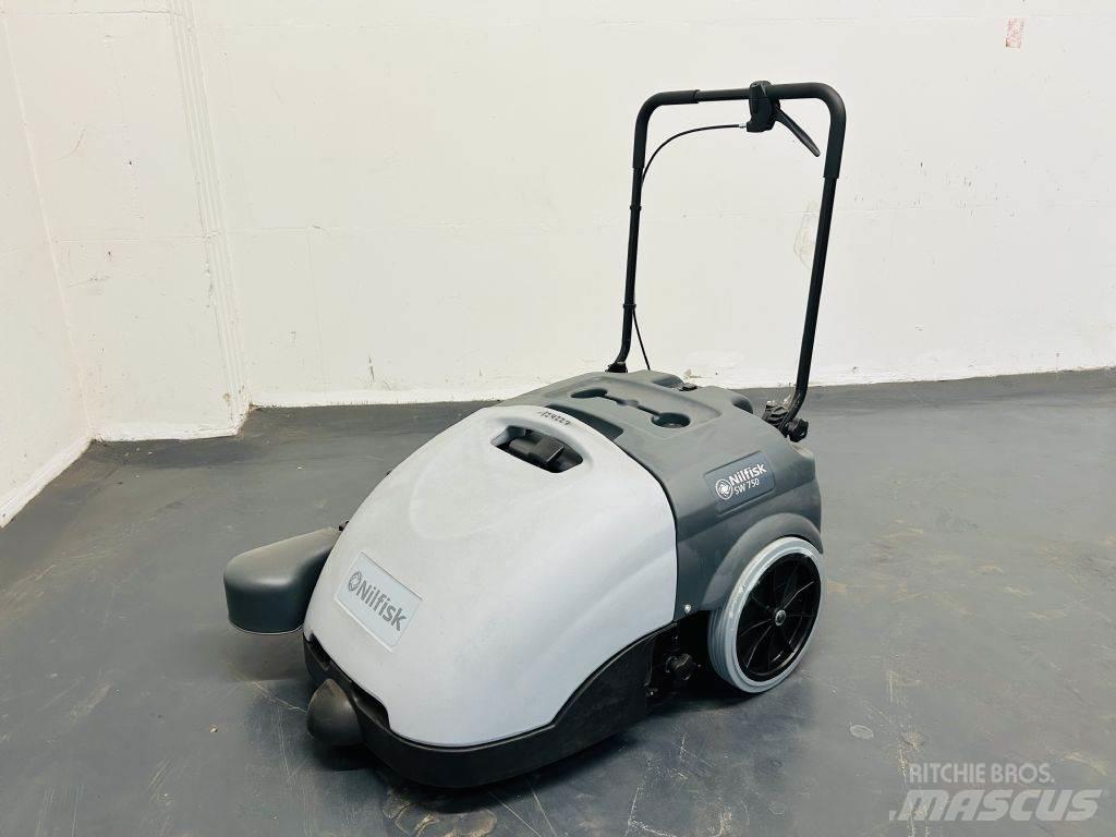 Nilfisk SW750 Lakaisukoneet