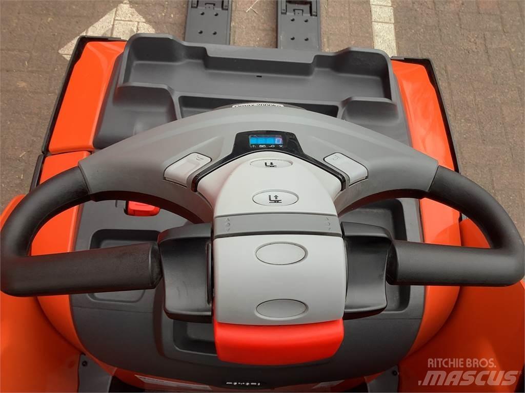 Toyota LPE200 Lavansiirtotrukit