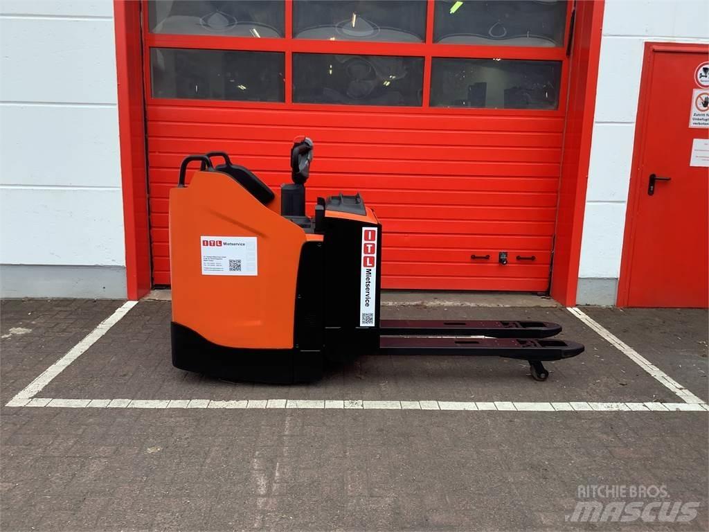 Toyota LPE200 Lavansiirtotrukit
