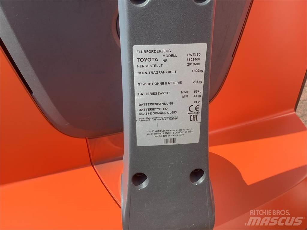 Toyota LWE160 Lavansiirtotrukit