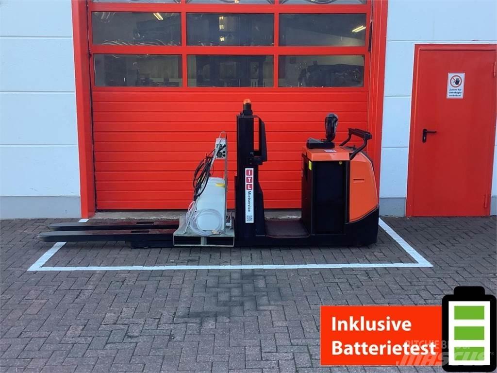 Toyota OSE120 Matalakeräilytrukit