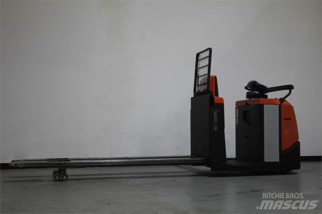 Toyota OSE250 Matalakeräilytrukit