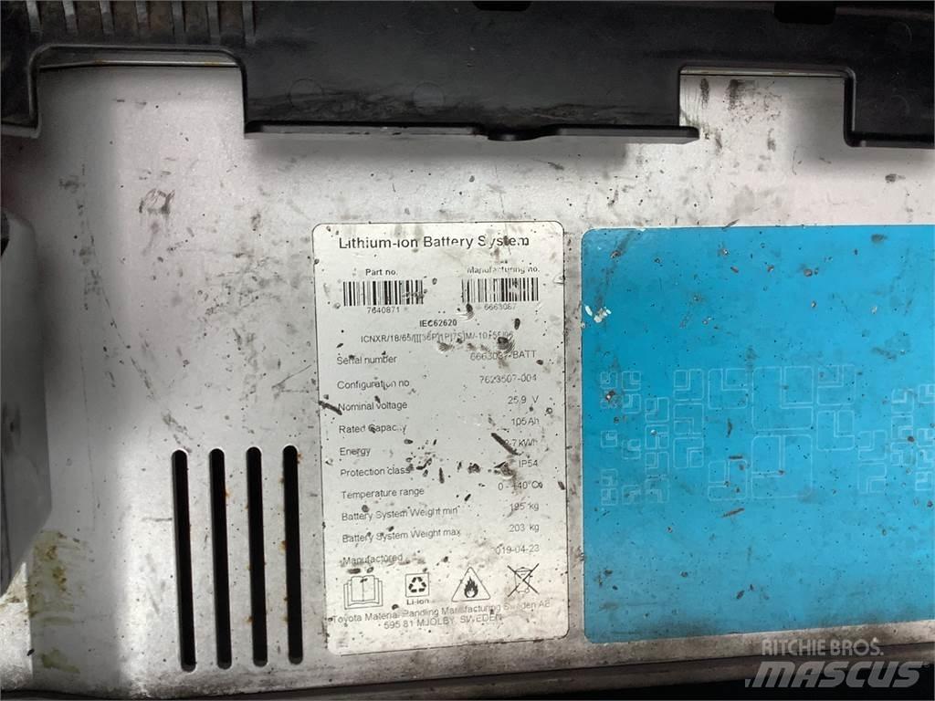 Toyota SWE120L Käyden ajettavat pinoamistrukit