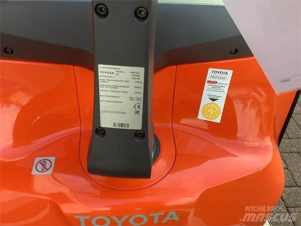 Toyota SWE145L Käyden ajettavat pinoamistrukit