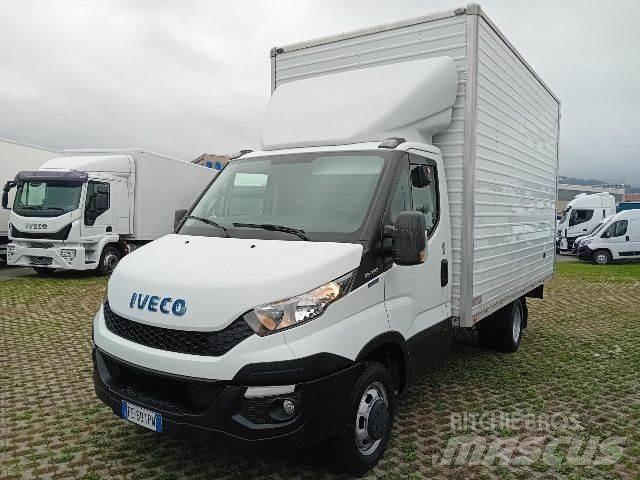 Iveco 35C13 Umpikorikuorma-autot