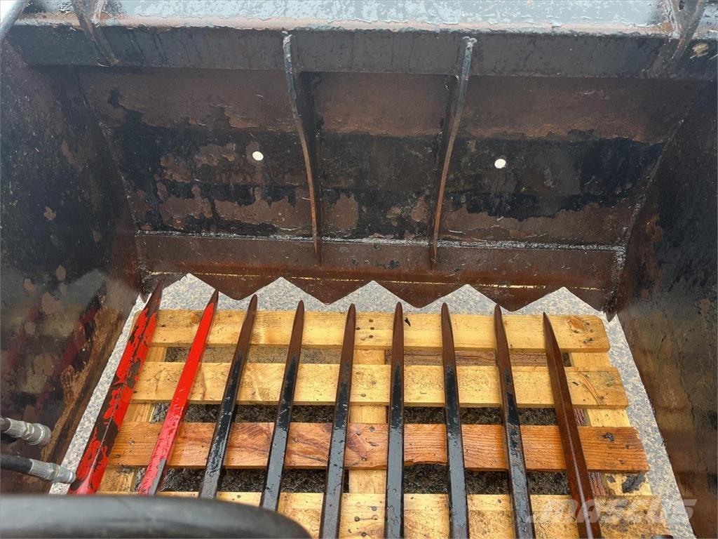 Ålö 125SG Rehuvaunut