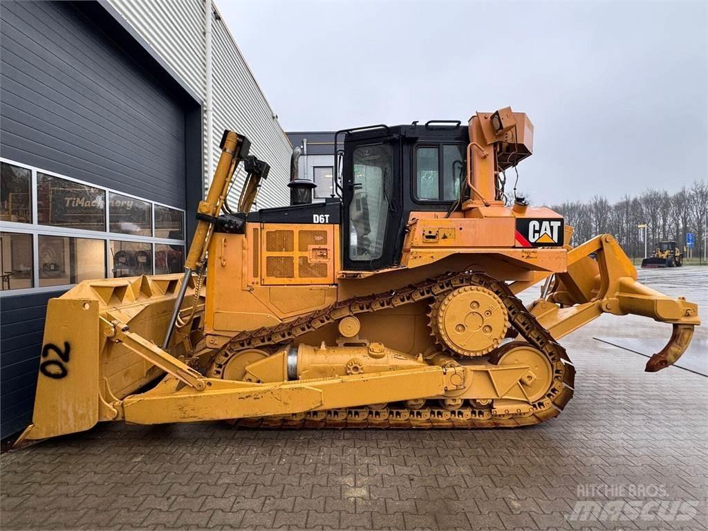 CAT D6T Telaketjupuskutraktorit