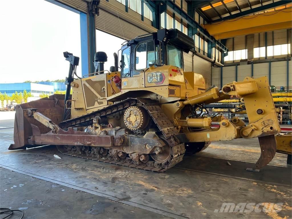 CAT D8T Telaketjupuskutraktorit
