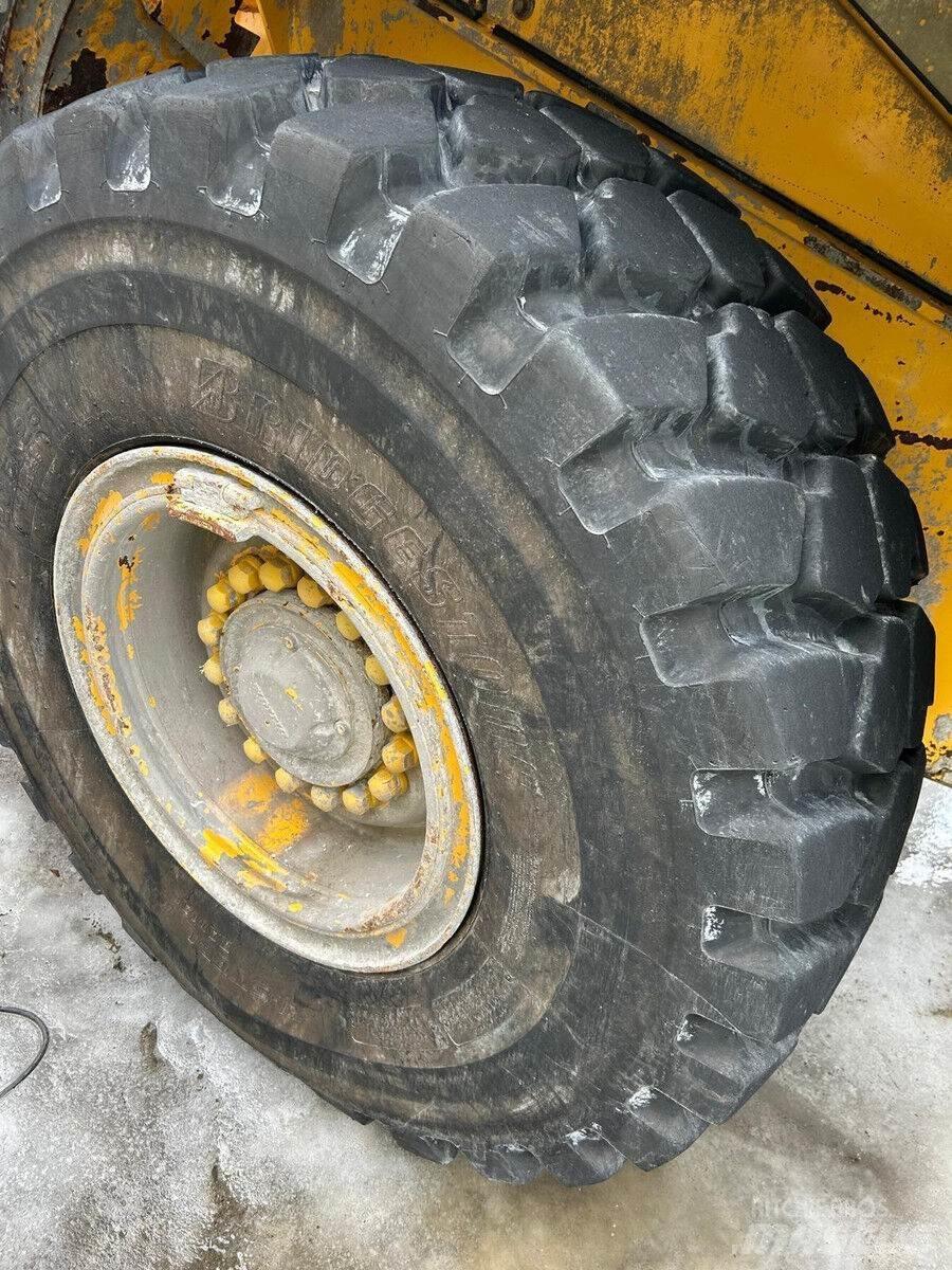 Volvo L90E Telakaivukoneet