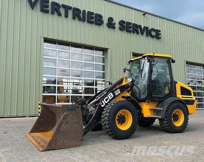 JCB 409 Pyöräkuormaajat
