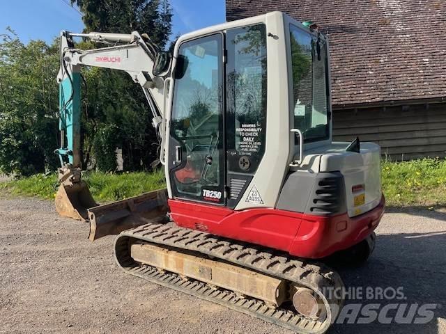Takeuchi TB250 Midikaivukoneet 7t - 12t